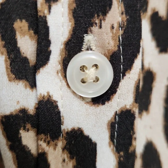 Chico's Animal Print Women's Button-Down Blouse Size 2 (US size Large) - Picture 5 of 9